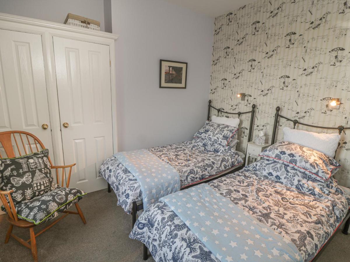Apartment 4 Whitby Bagian luar foto