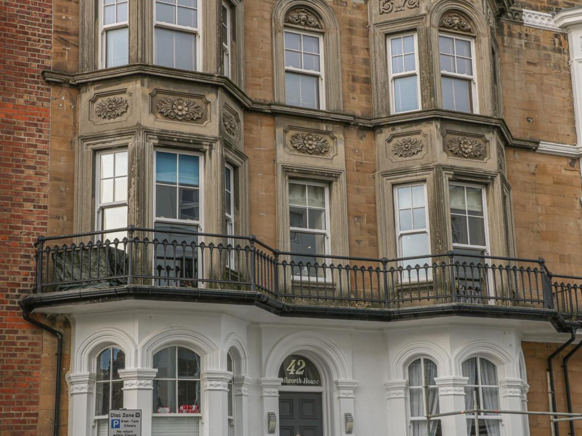 Apartment 4 Whitby Bagian luar foto