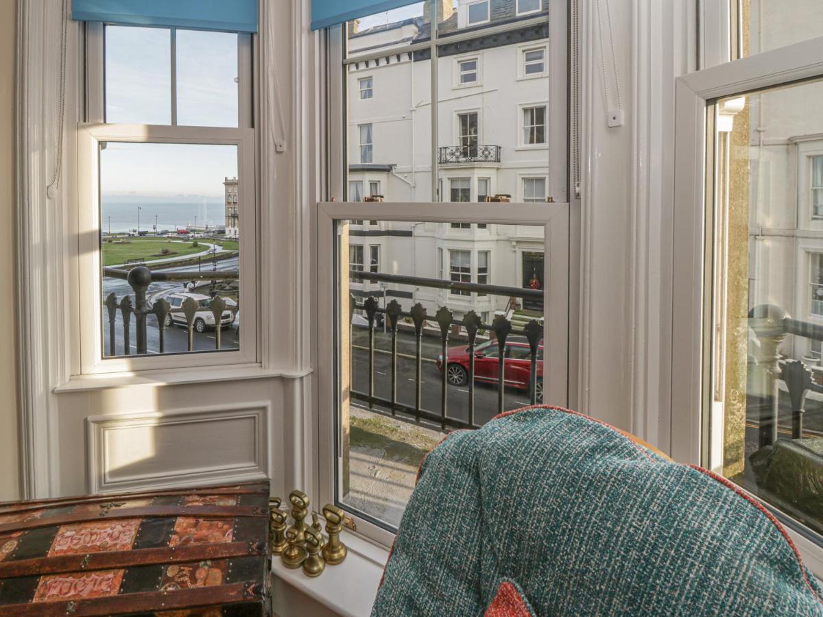 Apartment 4 Whitby Bagian luar foto
